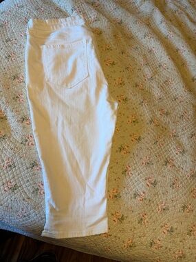 Old Navy White Cropped Women's Jeans with Back Pocket